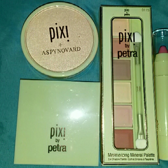 NWOT pixi makeup set - Picture 4 of 4